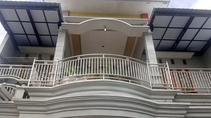 Kanopi Balkon Baja Ringan Tanpa Tiang